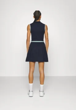 Lacoste Sport Golf Dress - Jurken - Bleu Marine Vert Clair -Lacoste Sport 2109e4fbba644e5d90f961ad40c72215 scaled