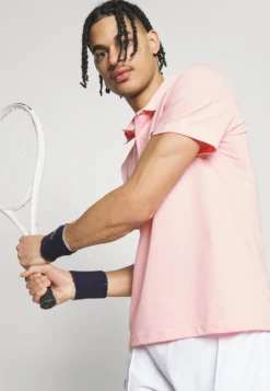 Lacoste Sport Classic Kurzarm - Poloshirt - Rose -Lacoste Sport 27ff53ba69104ed79551a33449dd30f2 scaled