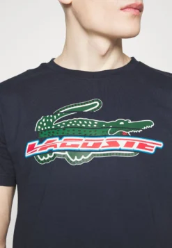 Lacoste Sport Logo Croc - T-Shirt Print - Navy Blue -Lacoste Sport 28a15687a567471fb030537329fe5280 scaled
