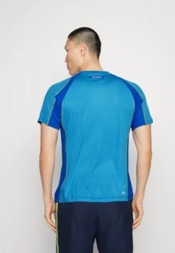 Lacoste Sport Tennis Tour - Sport T-Shirt - Bleu Jaune -Lacoste Sport 2db1e1a30fe54680a2d21ae8b8c2aae3 scaled