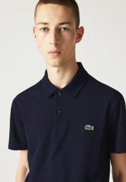 Lacoste Sport Classic Kurzarm - Poloshirt - Bleu Marine -Lacoste Sport 3eee5db3b31a48eebf7201be335dcf15 scaled