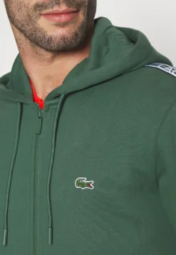 Lacoste Sport Tapered - Sweater Met Rits - Sequoia -Lacoste Sport 45e4e4070a294107b602a90af0acb28c scaled