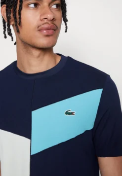 Lacoste Sport Tennis Tour - Sport T-Shirt - Navy Blue/Cove Arielle Green/White -Lacoste Sport 4bc525776a1d461c9add276dd3165120 scaled