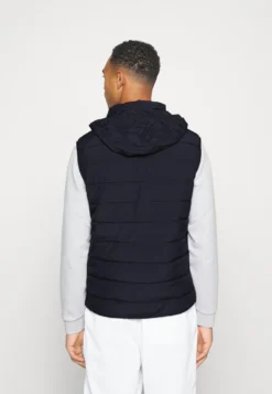 Lacoste Sport Bodywarmer - Dark Blue -Lacoste Sport 4f5dfaaf41784329b166c6b6759d516c scaled