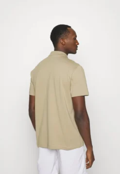 Lacoste Sport Classic Kurzarm - Poloshirt - Beige -Lacoste Sport 521cf96238b94068b23d6a3a4602ed30 scaled