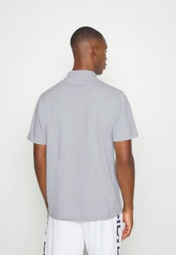 Lacoste Sport Classic Kurzarm - Poloshirt - Silver Chine -Lacoste Sport 55f09db01cd048bfa1b28f5ad7add0f1 scaled