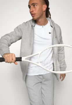 Lacoste Sport Tracksuit Hodded - Trainingspak - Silver Chine -Lacoste Sport 5679497fedcf433b8e63f91515798028 scaled