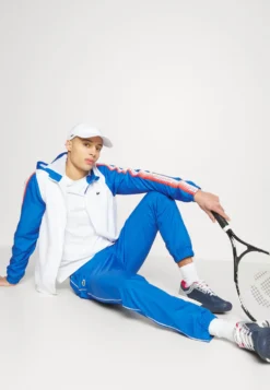 Lacoste Sport Hodded - Trainingspak - White/Kingdom -Lacoste Sport 5ec2de43082040fca502b1eb92681b5e scaled