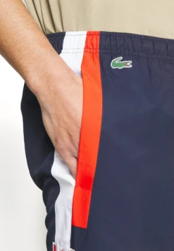 Lacoste Sport Tennis Pant Block - Trainingsbroek - Bleu Marine/Rouge/Blanc -Lacoste Sport 6377b45b943349619c8c243be38f1c0d scaled