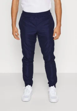 Lacoste Sport Tracksuit Hodded - Trainingspak - Navy Blue -Lacoste Sport 7ea2df712a8841f8945011e99f825e16 scaled