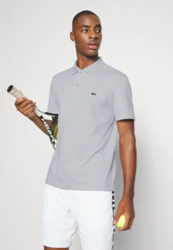Lacoste Sport Classic Kurzarm - Poloshirt - Silver Chine -Lacoste Sport 87dbda82d5494981935683fc62bf80e7 scaled