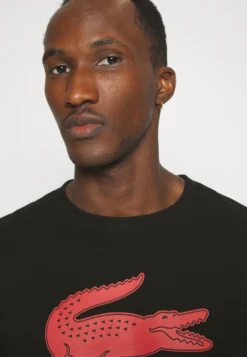 Lacoste Sport Big Logo - Sport T-Shirt - Black/Corrida -Lacoste Sport 8a2781a0ff1145a580a33260cc135973 scaled