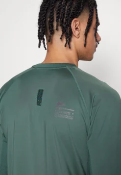 Lacoste Sport Longsleeve Active - Longsleeve - Sequoia -Lacoste Sport 8d4263dcf0e64bf19324f4e179fa1526 scaled