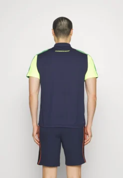 Lacoste Sport Tennis - Poloshirt - Bleu Marine/Vert/Jaune -Lacoste Sport 98a26ac36e1d4c08bf14d97f7c5ec3dd scaled