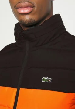 Lacoste Sport Bodywarmer - Black/Celosia -Lacoste Sport 9bc0a03b6615435d98104802bdd0b0ea scaled