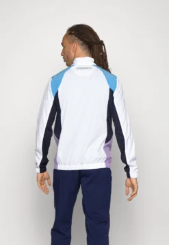 Lacoste Sport Tracksuit Tour - Trainingspak - White/Argentine Blue/Navy Blue/Neva Purple -Lacoste Sport aba6cde0cbb94e4c9c6e07a2db350808 scaled