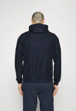 Lacoste Sport Tennis- Trainingsvest - Navy Blue -Lacoste Sport b0b6cc20f29b4e9c96f7e9d973a4c12b scaled