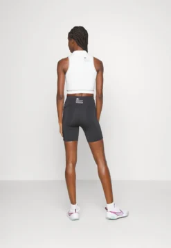 Lacoste Sport Crop Active - Top - Flour -Lacoste Sport c8ac39078c7847eb9c5a1b1291e3693f scaled