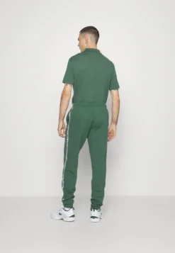 Lacoste Sport Pant Tapered - Trainingsbroek - Sequoia -Lacoste Sport d5f042b1046441f1bd82f86dc549b598 scaled