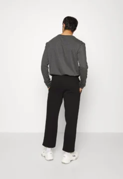 Lacoste Sport Trainingsbroek - Black -Lacoste Sport d9bd8672185f4d32a9242565fed250b5 scaled