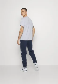 Lacoste Sport Big Logo Multicolored - Sport T-Shirt - Silver Chine -Lacoste Sport dbde64de7ae040cab633276512df8861 scaled