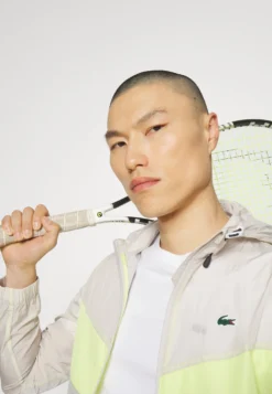 Lacoste Sport Jacket Active - Regenjas - Camel/Yellow/Taupe -Lacoste Sport df40b13716744f158c7d0226bcd48b45 scaled