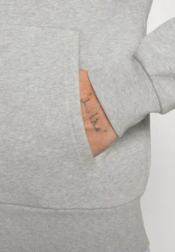 Lacoste Sport Tracksuit Hodded - Trainingspak - Silver Chine -Lacoste Sport fa404b6bd67c444d9675499ca79a2287 scaled