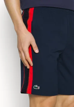 Lacoste Sport Tennis Short Tour - Korte Broeken - Bleu Marine/Rouge/Orange -Lacoste Sport fd5de337a9d14bafb1436702a37c99b0 scaled